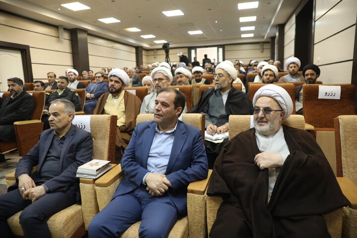 حضور نایب رئیس مجلس در نشست هم افزایی اعضای جبهه انقلاب (جهادگران تبین) استان زنجان