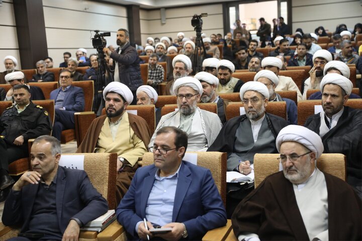 حضور نایب رئیس مجلس در نشست هم افزایی اعضای جبهه انقلاب (جهادگران تبین) استان زنجان