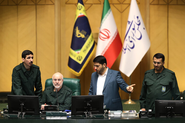 نشست علنی یکشنبه 12 بهمن ماه مجلس شورای اسلامی