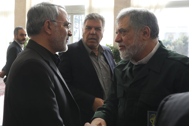 مراسم ختم مادر معینی آرانی