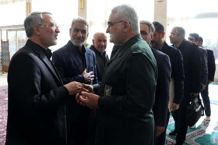 مراسم ختم مادر معینی آرانی