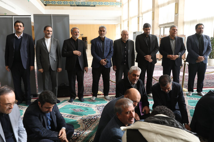 مراسم ختم مادر معینی آرانی