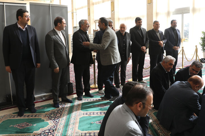 مراسم ختم مادر معینی آرانی