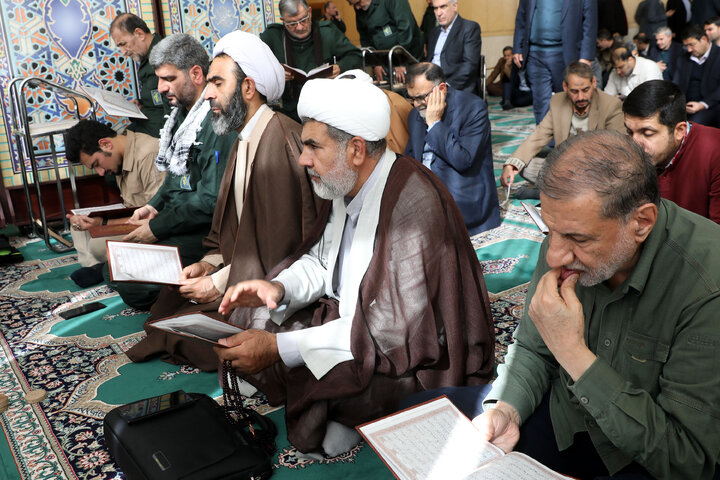 مراسم ختم مادر معینی آرانی