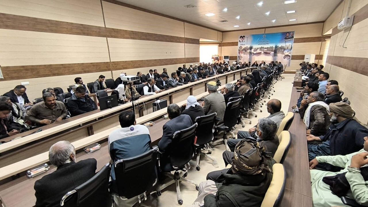 بررسی مسائل و مطالبات مردمی شهرستان نیمروز با حضور نماینده سیستان