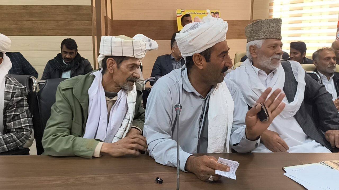 بررسی مسائل و مطالبات مردمی&nbsp;شهرستان نیمروز با حضور نماینده سیستان