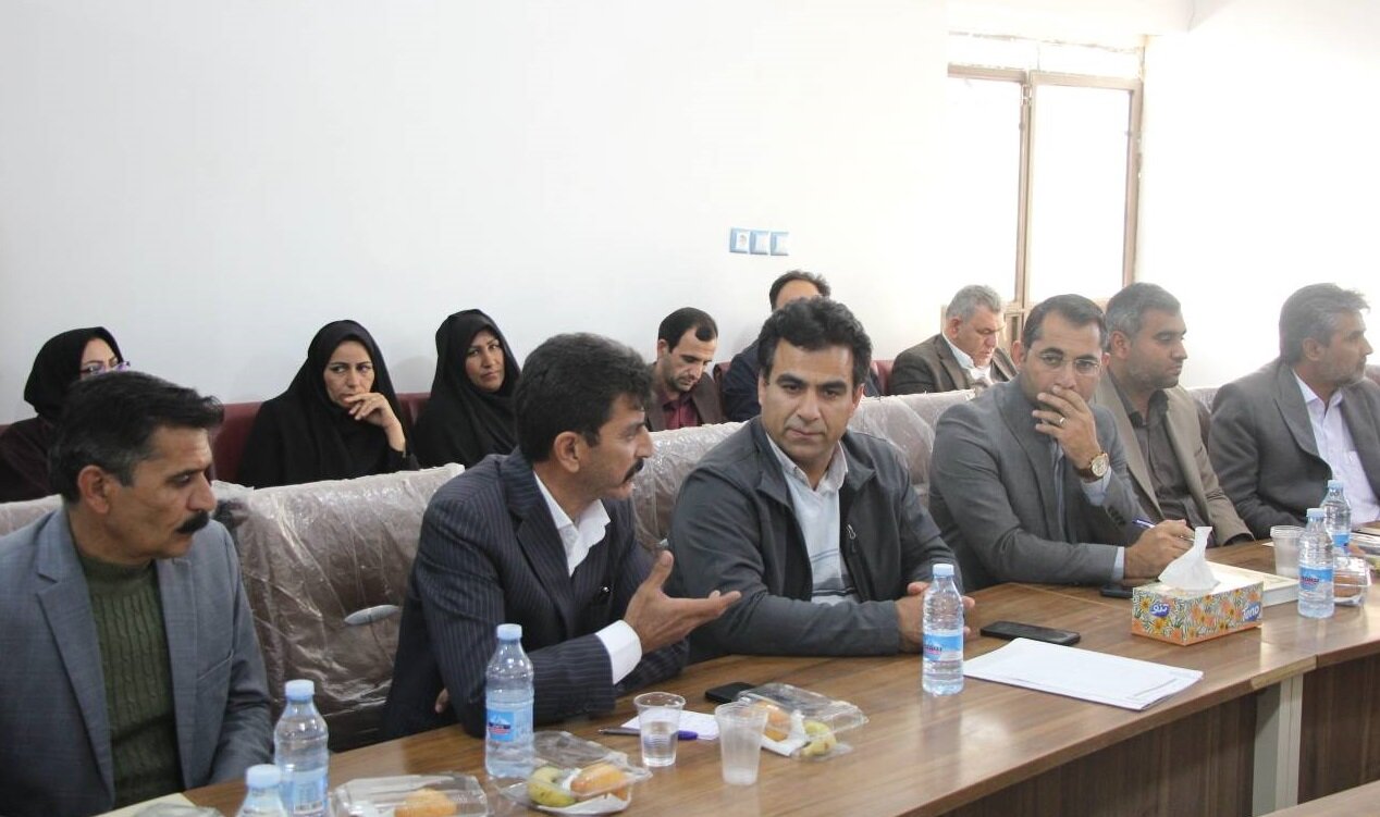 دیدار نماینده سیستان با دهیاران، شوراها و معتمدین بخش صابری/بررسی مشکلات عمرانی و برق روستاها