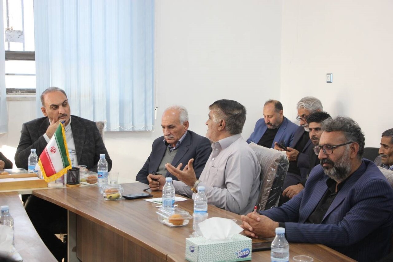 دیدار نماینده سیستان با دهیاران، شوراها و معتمدین بخش صابری/بررسی مشکلات عمرانی و برق روستاها