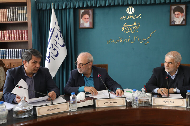 نشست کمیسیون اصل نود با حضور استاندار کرمان