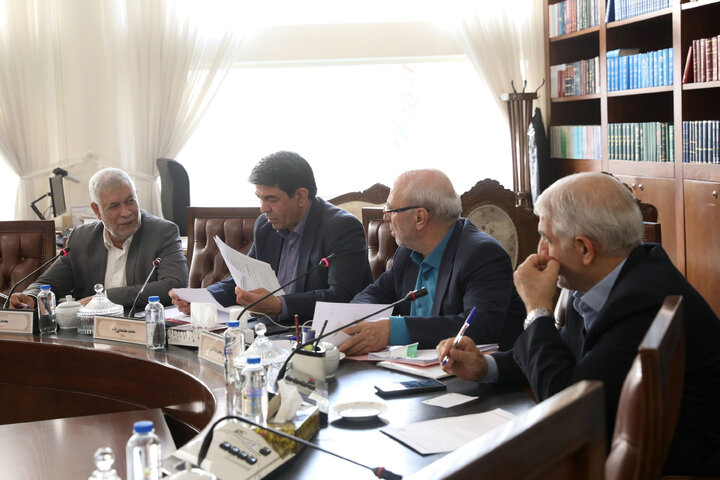 نشست کمیسیون اصل نود با حضور استاندار کرمان