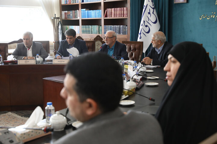 نشست کمیسیون اصل نود با حضور استاندار کرمان