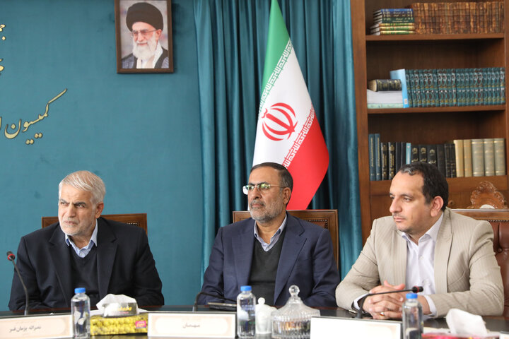 نشست کمیسیون اصل نود با حضور استاندار کرمان