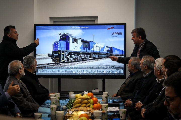 بازدید اعضای مجمع نمایندگان استان تهران مجلس از بندر خشک ریلی اسلامشهر