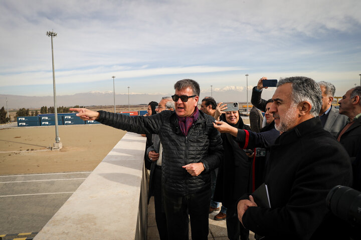 بازدید اعضای مجمع نمایندگان استان تهران مجلس از بندر خشک ریلی اسلامشهر