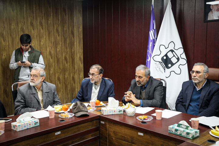 بازدید اعضای مجمع نمایندگان استان تهران مجلس از مترو اسلامشهر