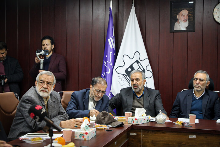 بازدید اعضای مجمع نمایندگان استان تهران مجلس از مترو اسلامشهر