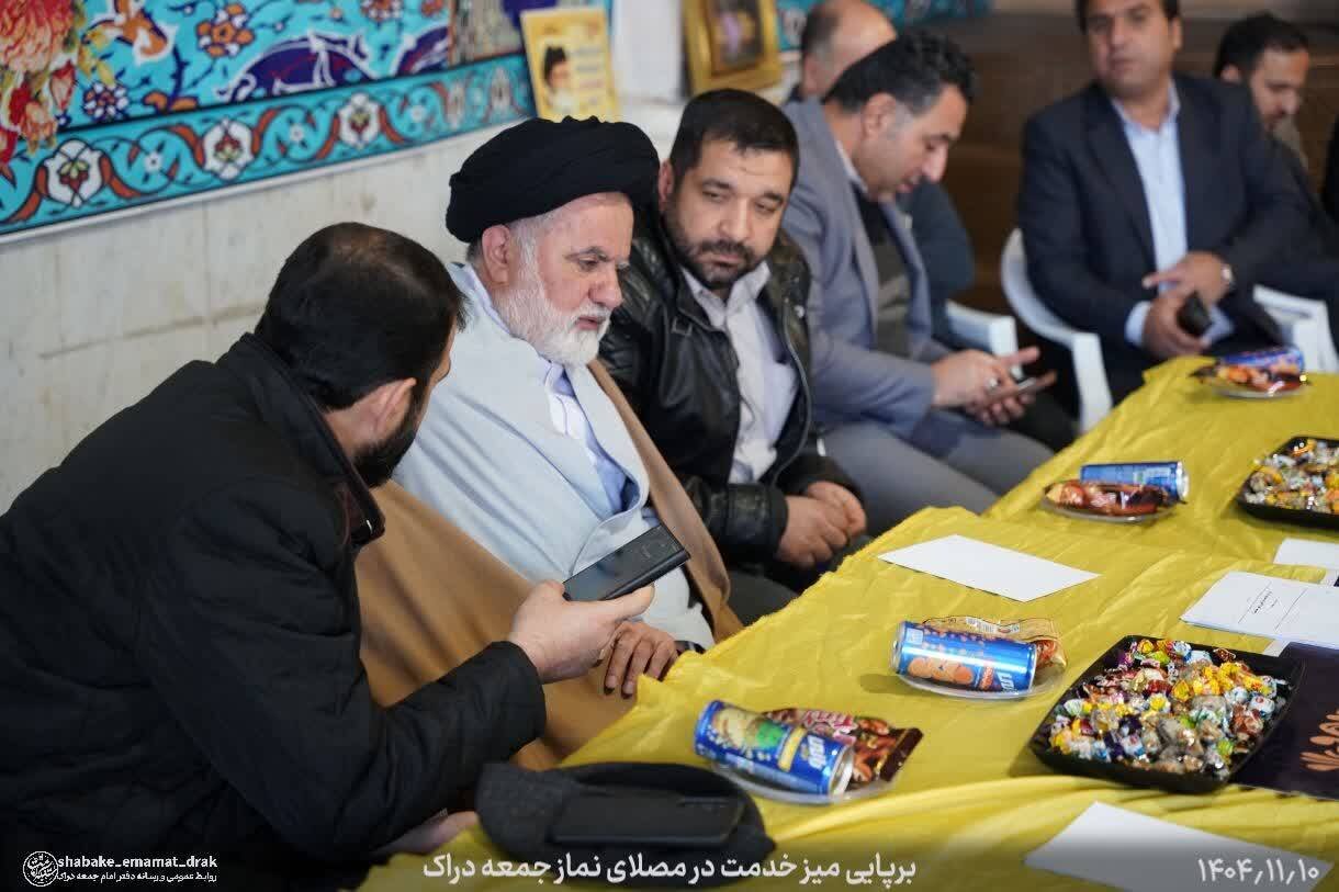 حضور نجابت در میز خدمت نمازجمعه منطقه گویم استان فارس