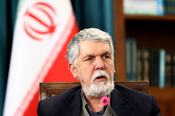 نقش‌آفرینی هنرمندان و مردم در راستای عزت و اقتدار ایران اسلامی