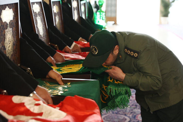 حضور خادمان مسجد جمکران در صحن علنی سه شنبه 14 بهمن مجلس