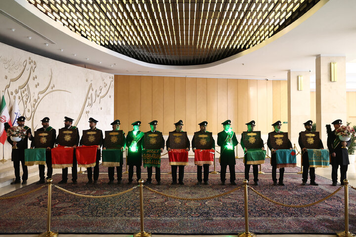 حضور خادمان مسجد جمکران در صحن علنی سه شنبه 14 بهمن مجلس