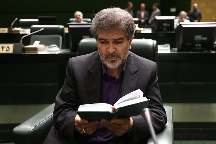 حضور خادمان مسجد جمکران در صحن علنی سه شنبه 14 بهمن مجلس