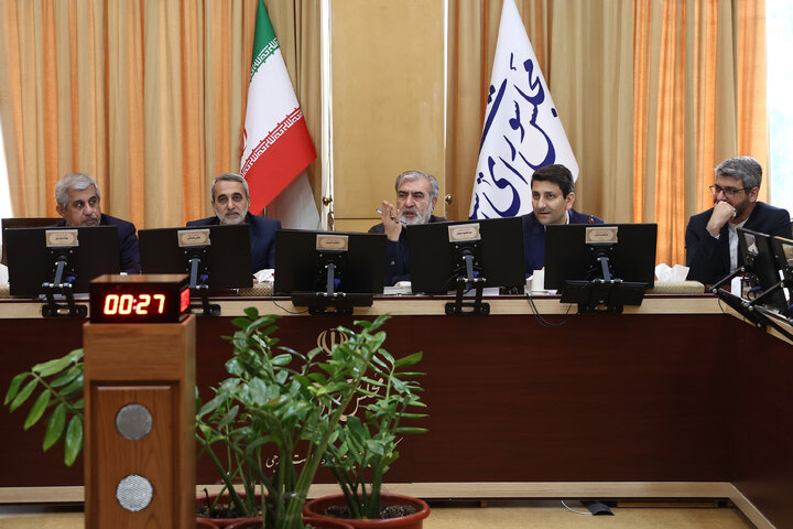 نشست کمیسیون امنیت  با حضور وزیر ارتباطات و فناوری