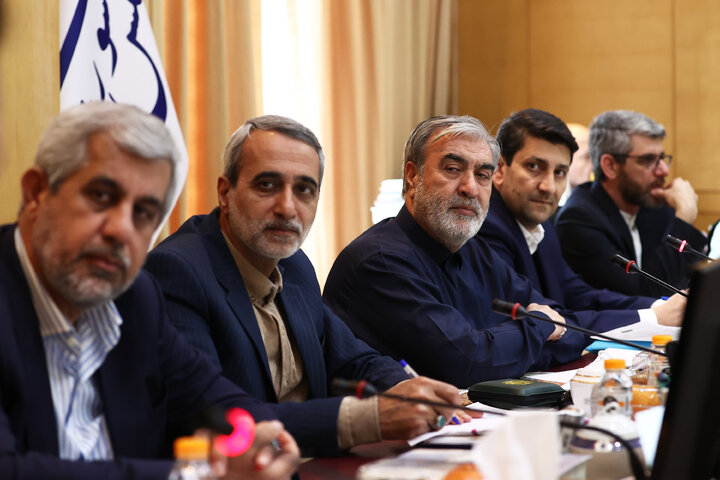 نشست کمیسیون امنیت  با حضور وزیر ارتباطات و فناوری