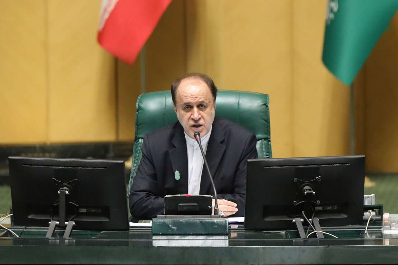 مردم در ۲۲ بهمن ماه کمر فتنه را خواهند شکست/اقدامات دولت و مجلس باید رضایت ملت بزرگ ایران را به دنبال داشته باشد