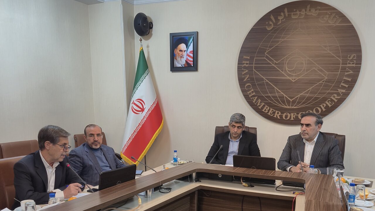 تأکید بر نقش تعاونی‌ها در اقتصاد مردمی/ حداقل 25 درصد از اقتصاد کشور باید در اختیار بخش تعاون باشد