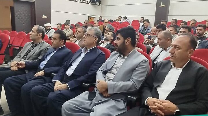برگزاری میز خدمت با حضور امید کریمیان و مدیرکل کمیته امداد کردستان