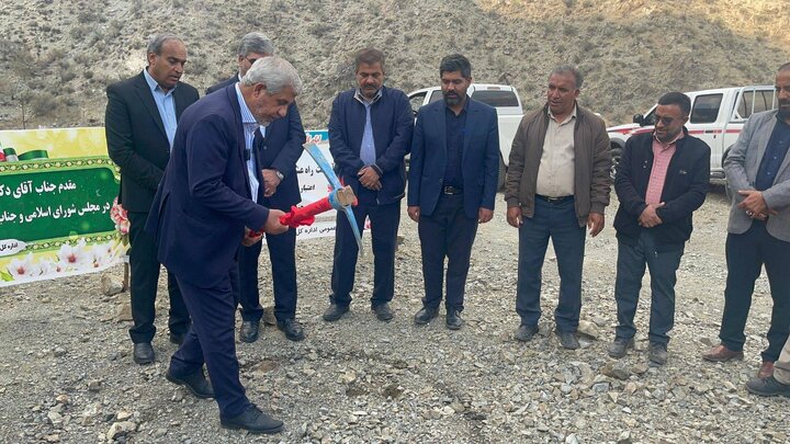 دهه فجر آغاز جهش زیرساختی عنبرآباد با کلنگ‌زنی و افتتاح پروژه‌های راه‌سازی و عشایری با ۳۴۰ میلیارد تومان اعتبار 