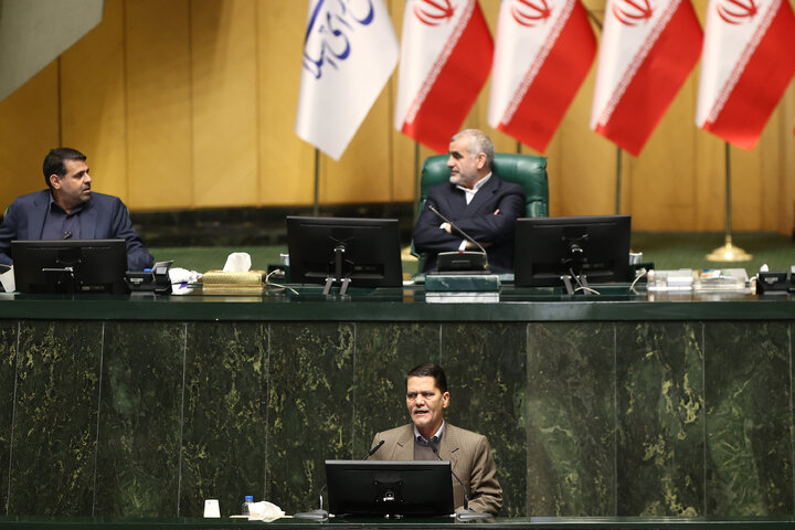 ناطقان میان دستور نشست علنی یکشنبه 19 بهمن ماه مجلس شورای اسلامی