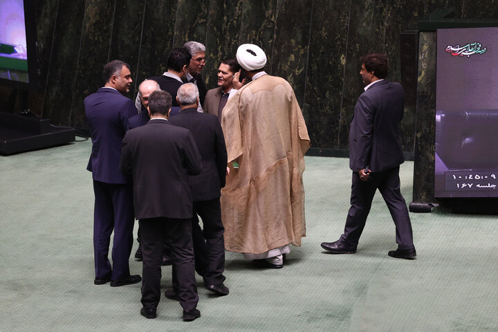 ناطقان میان دستور نشست علنی یکشنبه 19 بهمن ماه مجلس شورای اسلامی