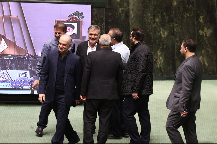 ناطقان میان دستور نشست علنی یکشنبه 19 بهمن ماه مجلس شورای اسلامی