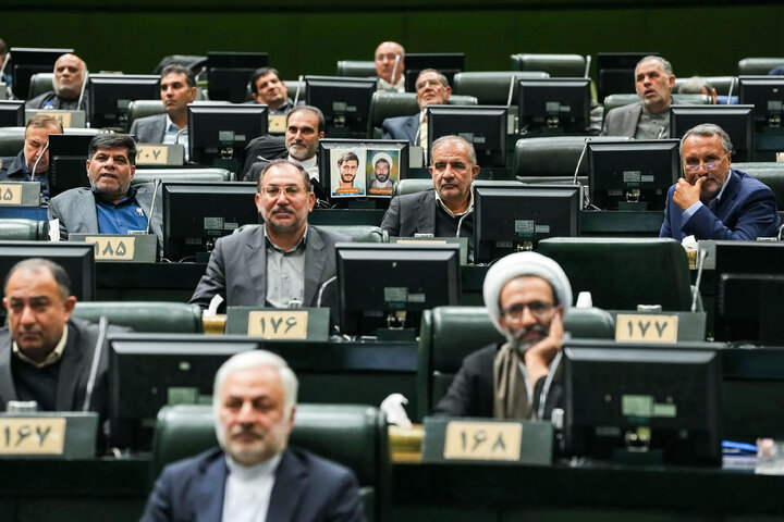 جلسه غیرعلنی مجلس با حضور رئیس ستاد کل نیروهای مسلح و وزیر امور خارجه