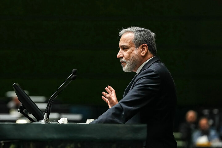 جلسه غیرعلنی مجلس با حضور رئیس ستاد کل نیروهای مسلح و وزیر امور خارجه