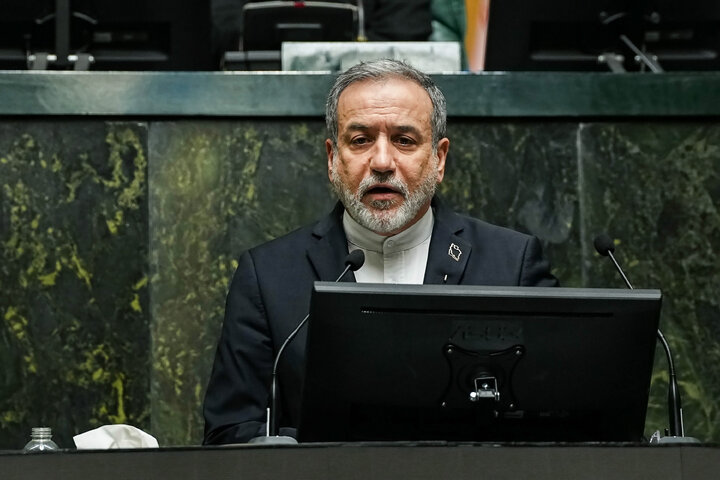 جلسه غیرعلنی مجلس با حضور رئیس ستاد کل نیروهای مسلح و وزیر امور خارجه