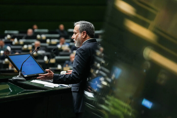 جلسه غیرعلنی مجلس با حضور رئیس ستاد کل نیروهای مسلح و وزیر امور خارجه