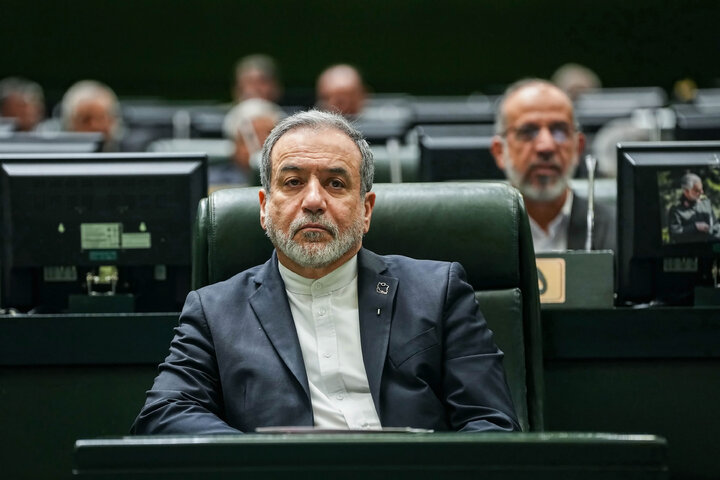 جلسه غیرعلنی مجلس با حضور رئیس ستاد کل نیروهای مسلح و وزیر امور خارجه