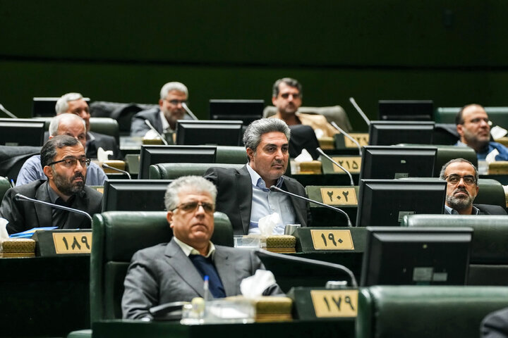 جلسه غیرعلنی مجلس با حضور رئیس ستاد کل نیروهای مسلح و وزیر امور خارجه