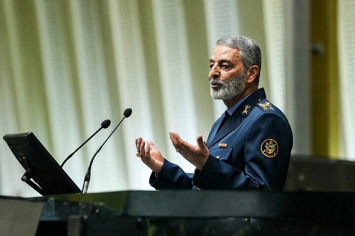 جلسه غیرعلنی مجلس با حضور رئیس ستاد کل نیروهای مسلح و وزیر امور خارجه