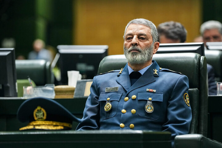 جلسه غیرعلنی مجلس با حضور رئیس ستاد کل نیروهای مسلح و وزیر امور خارجه