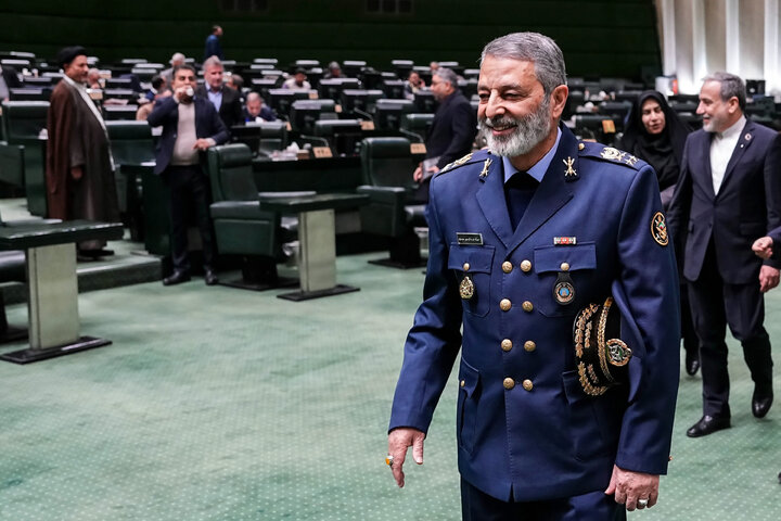 جلسه غیرعلنی مجلس با حضور رئیس ستاد کل نیروهای مسلح و وزیر امور خارجه