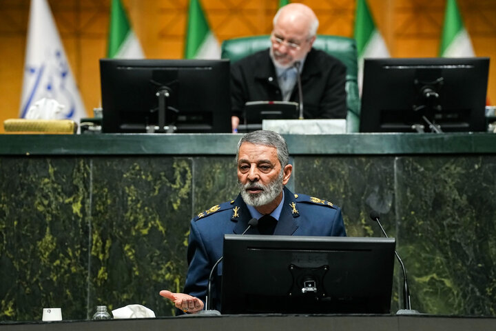 جلسه غیرعلنی مجلس با حضور رئیس ستاد کل نیروهای مسلح و وزیر امور خارجه