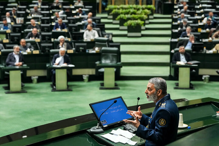 جلسه غیرعلنی مجلس با حضور رئیس ستاد کل نیروهای مسلح و وزیر امور خارجه