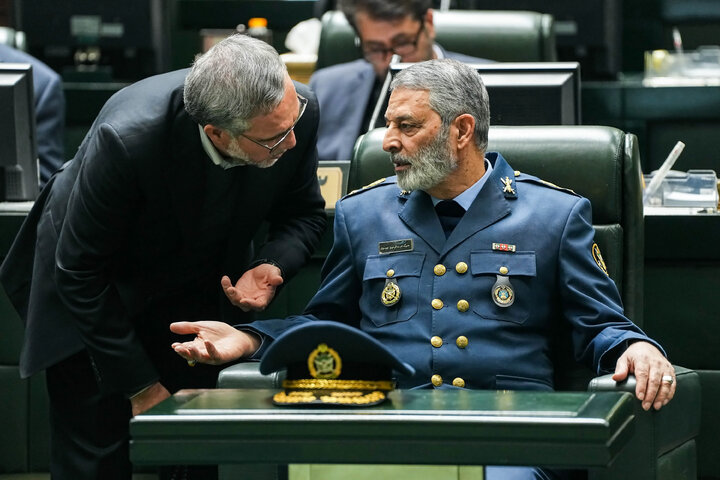 جلسه غیرعلنی مجلس با حضور رئیس ستاد کل نیروهای مسلح و وزیر امور خارجه