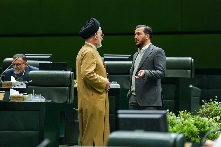 جلسه غیرعلنی مجلس با حضور رئیس ستاد کل نیروهای مسلح و وزیر امور خارجه