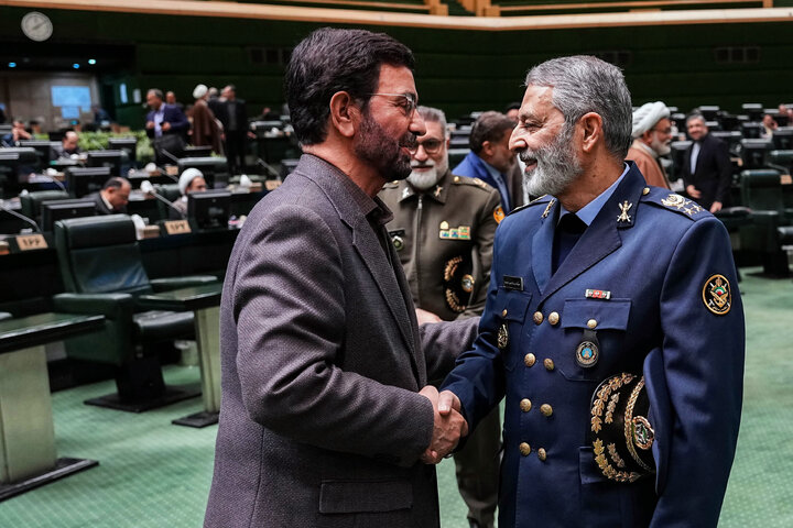 جلسه غیرعلنی مجلس با حضور رئیس ستاد کل نیروهای مسلح و وزیر امور خارجه