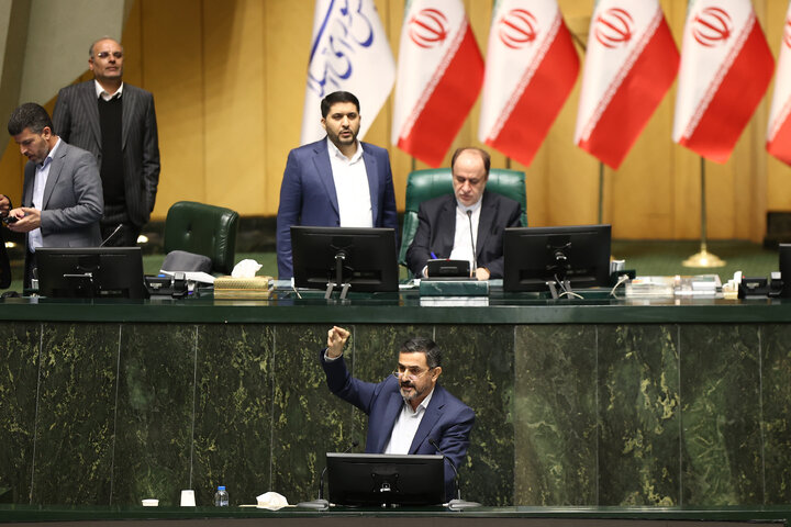 ناطقان میان دستور نشست علنی دوشنبه 20 بهمن ماه مجلس شورای اسلامی