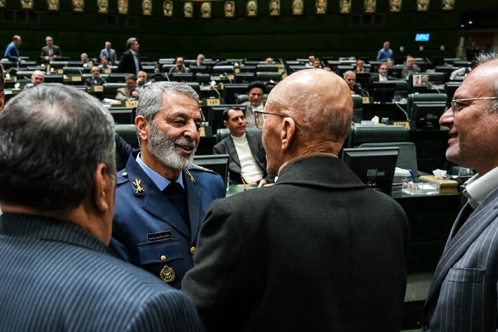 جلسه غیرعلنی مجلس با حضور رئیس ستاد کل نیروهای مسلح و وزیر امور خارجه